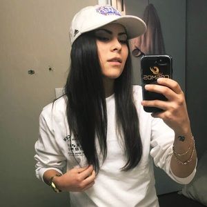 Meet your Posher, Alexia